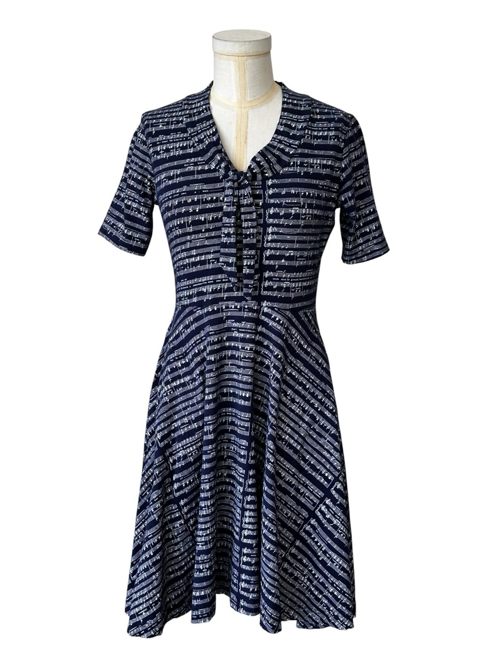 Effie’s Heart Music Note Pattern Dress Tie Neck Short Sleeves A-line Size Medium